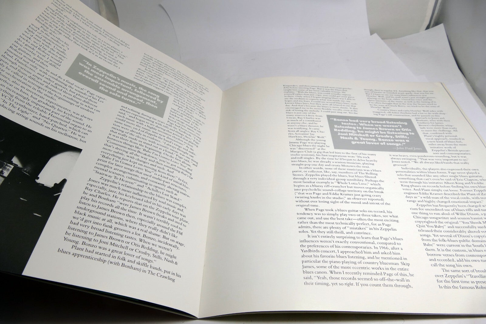 Led Zeppelin  booklet  Inlay from LP 1990 82144  36 pages with fold out poster