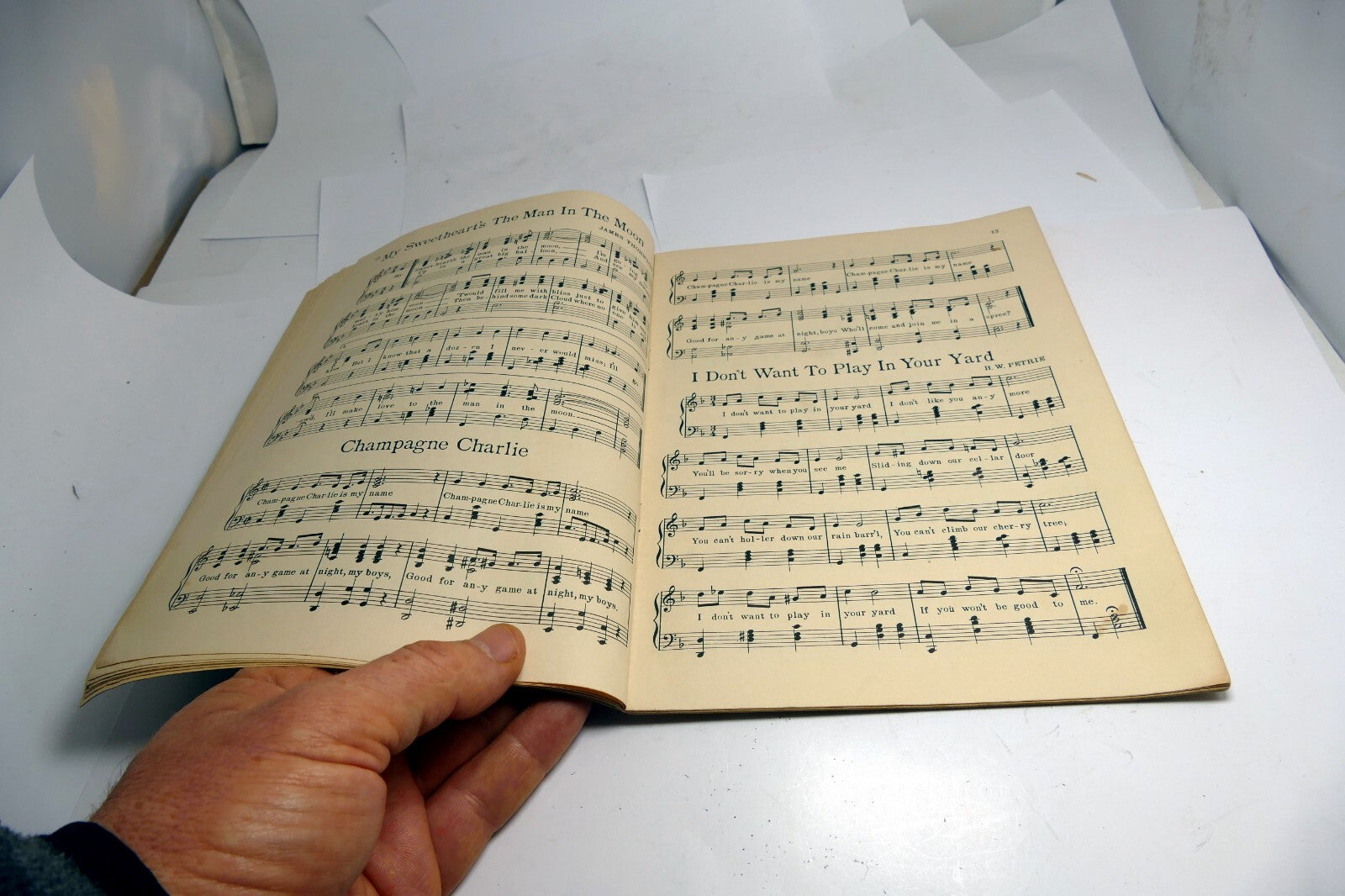 Treasure Chest of OLD TIME SONG HITS ©1935 Treasure Chest Publications, Inc