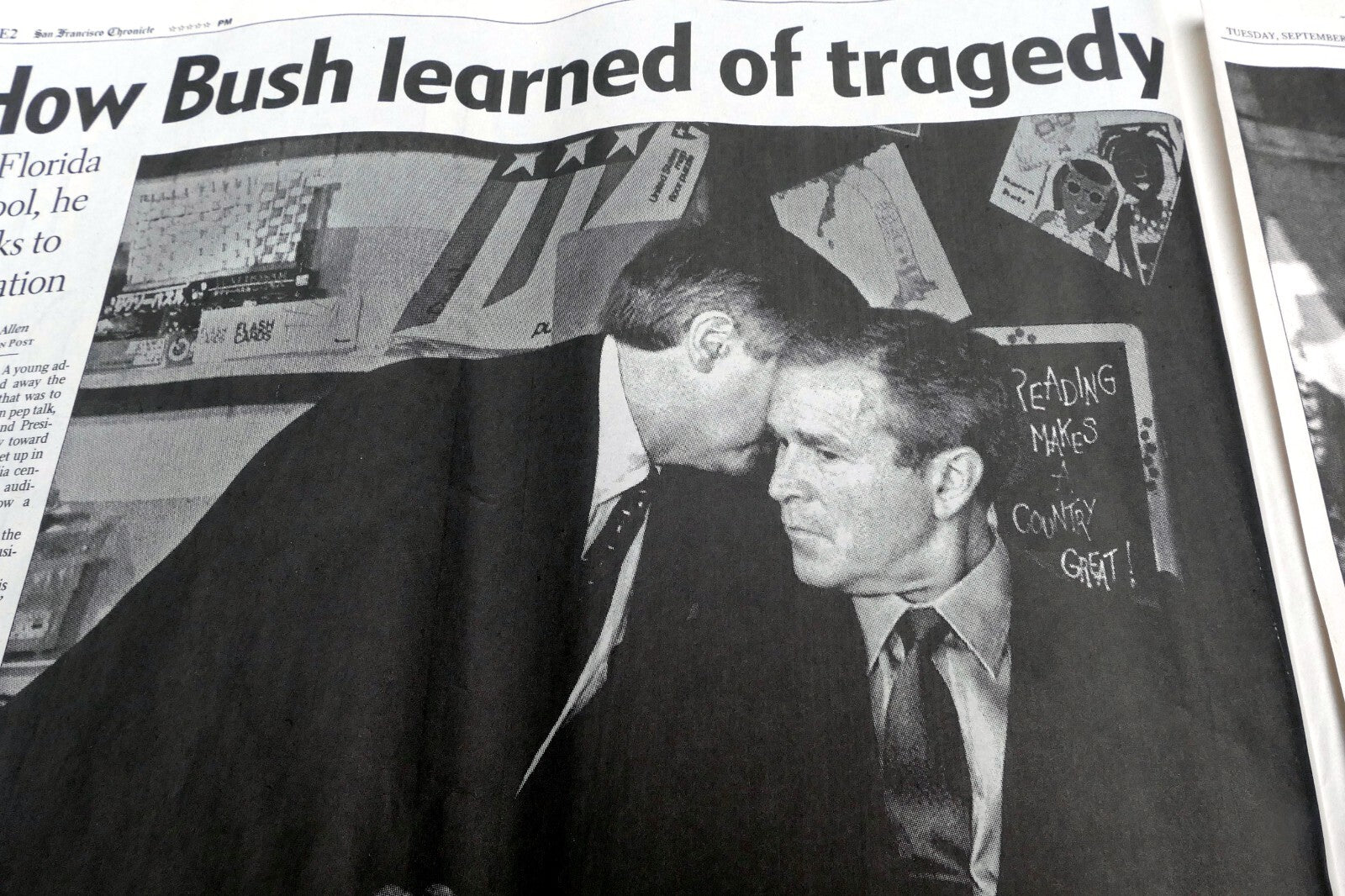 09 - 11 - 2001 San Francisco Chronicle EXTRA US Under Attack world Trade Center
