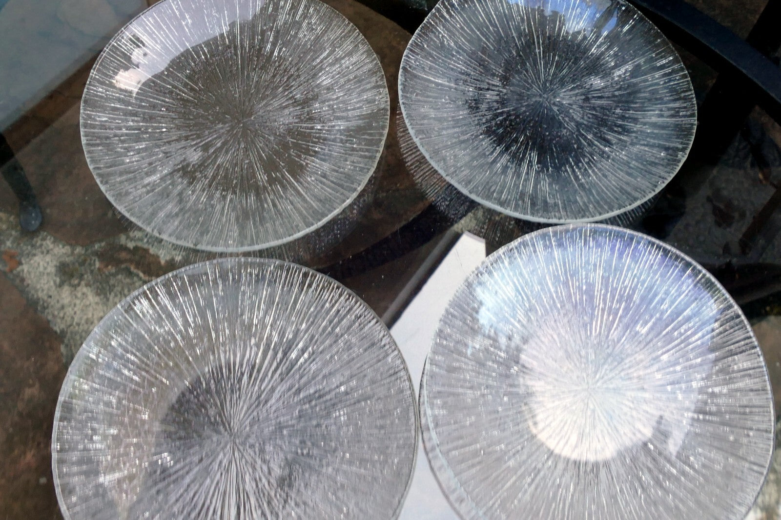 Sasaki Japan Rain Textured Clear Glass 7" Round Plate Salad  set of 4