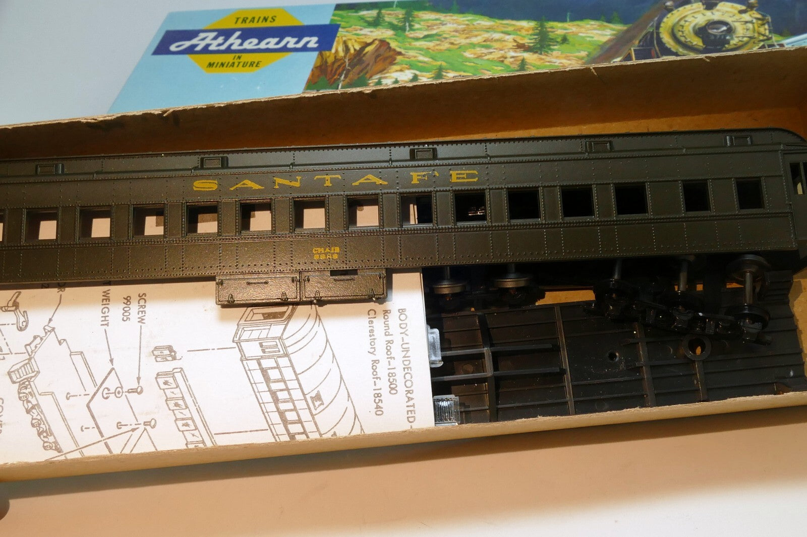 HO Scale, Athearn #1856 Santa Fe, Std Coach Clerestory Roof