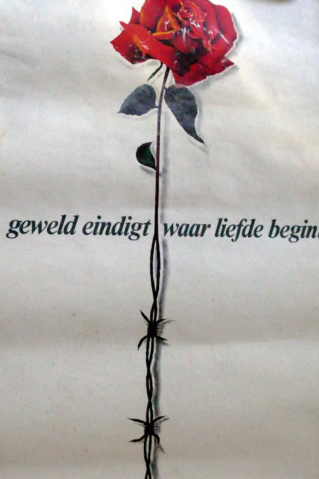 Geweld eindigt waar liefde begint poster peace war domestic violence