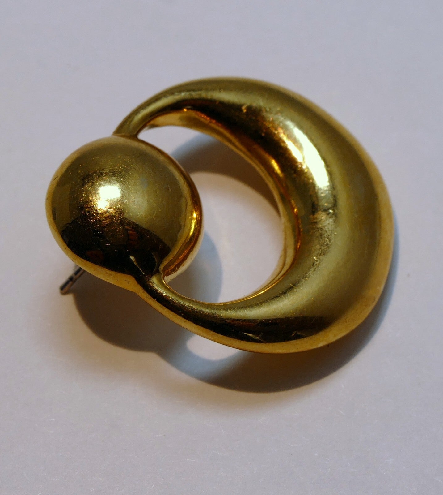 Vintage gold tone   round door knocker   pierced earring (single piece)