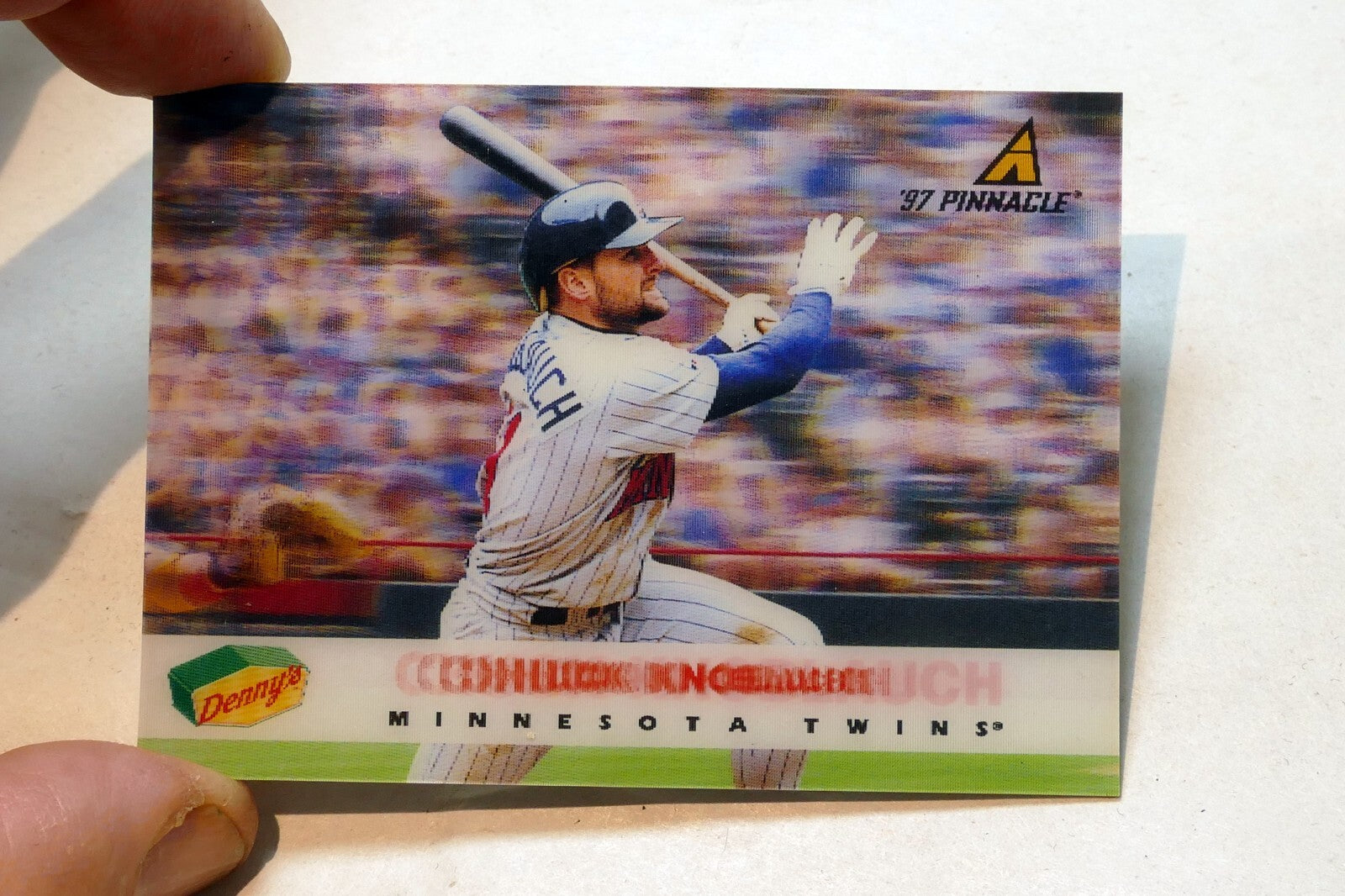 1997 Pinnacle Dennys #9 Chuck Knoblauch Minnesota Twins Holographic