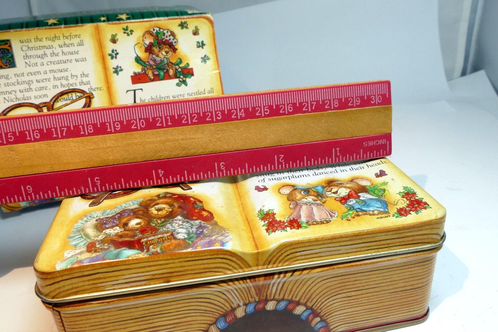 "Night before Christmas"  Book Shaped Tin with box mouse sleep - boxed