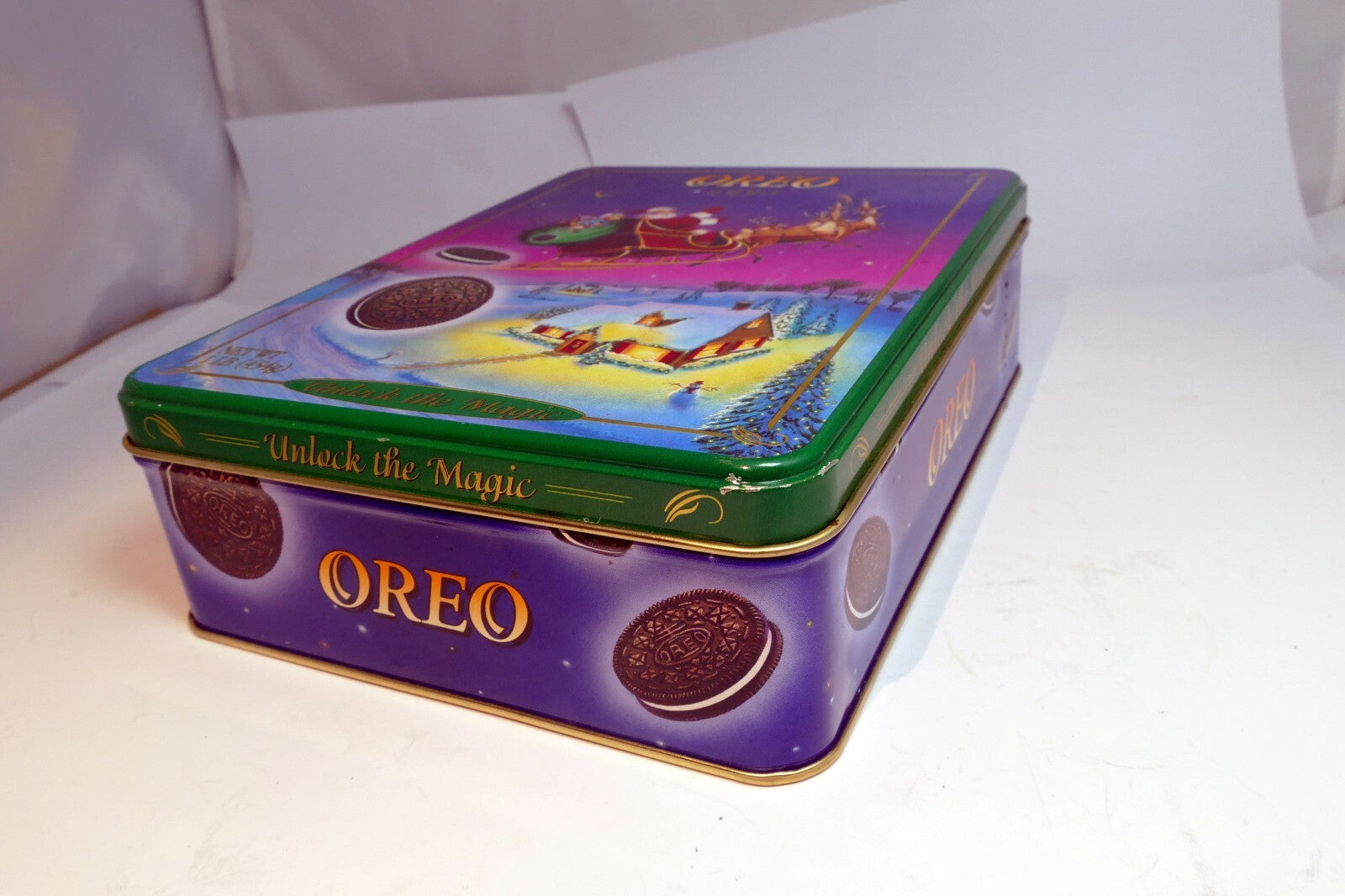 Oreo  Cookie Christmas Eve Tin empty container Flying Sled Santa Claus w/ gifts