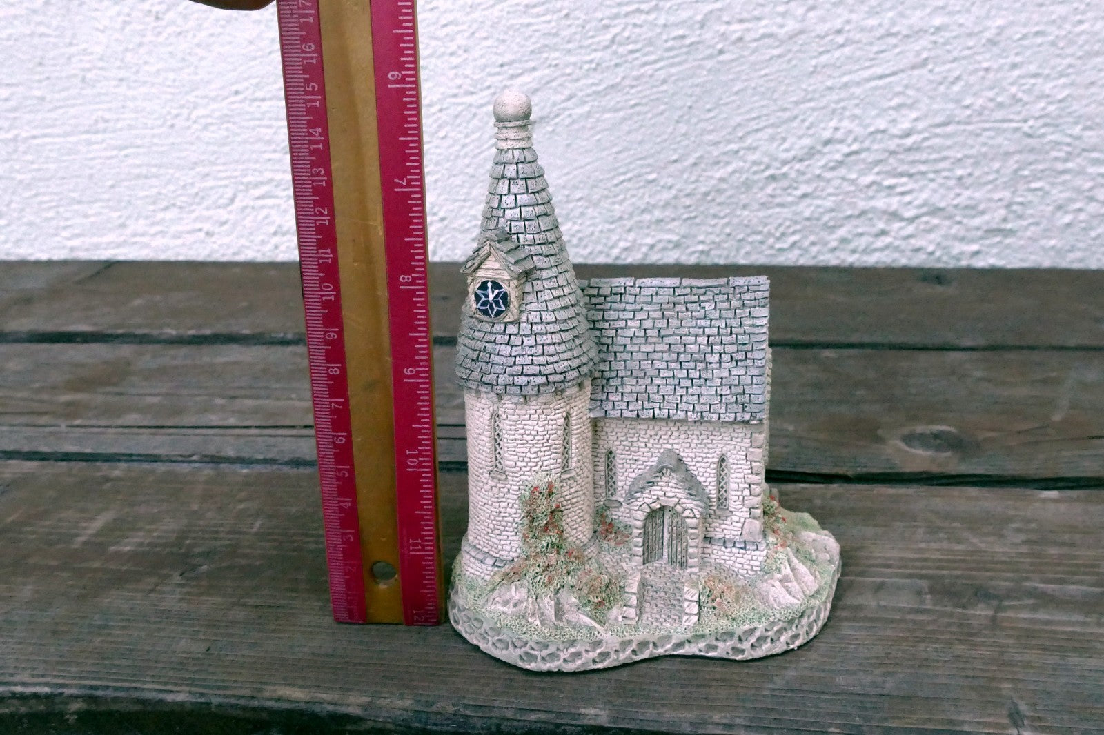 David Winter THE CHAPEL Retired  1984 Great Britain Vintage