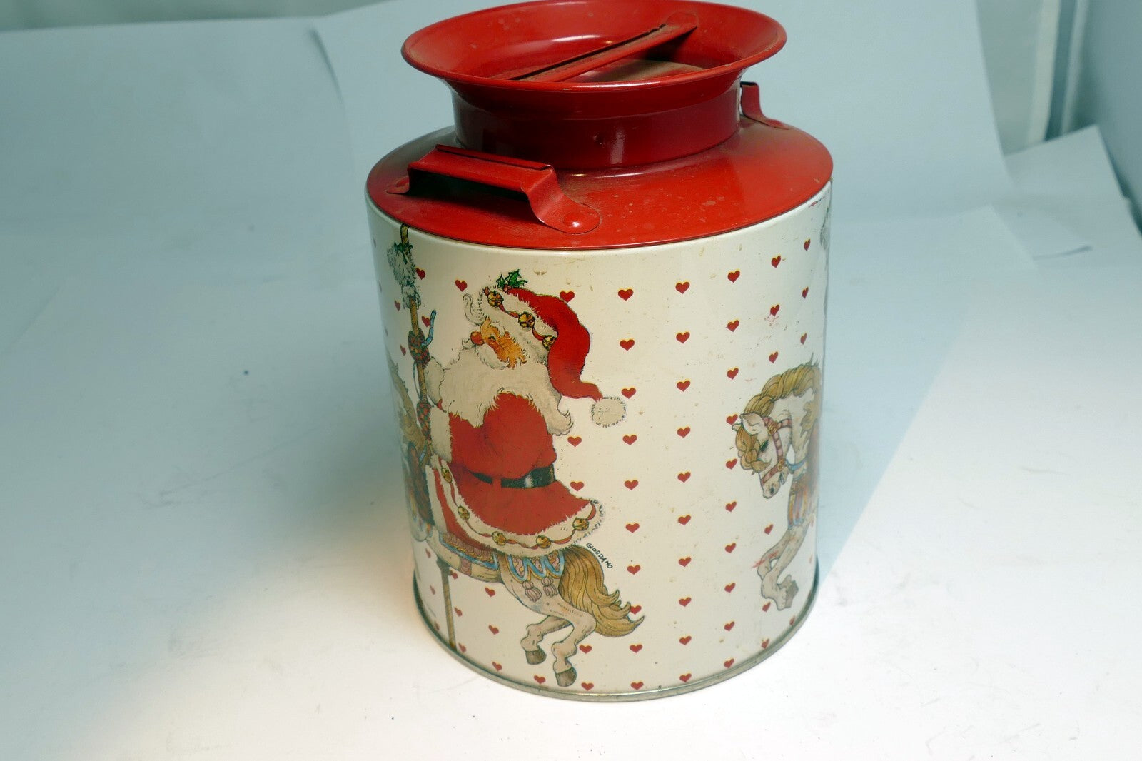 Metal Tin Christmas Round Serving Cookie Jar Container  Santa Carousel GIORDANO