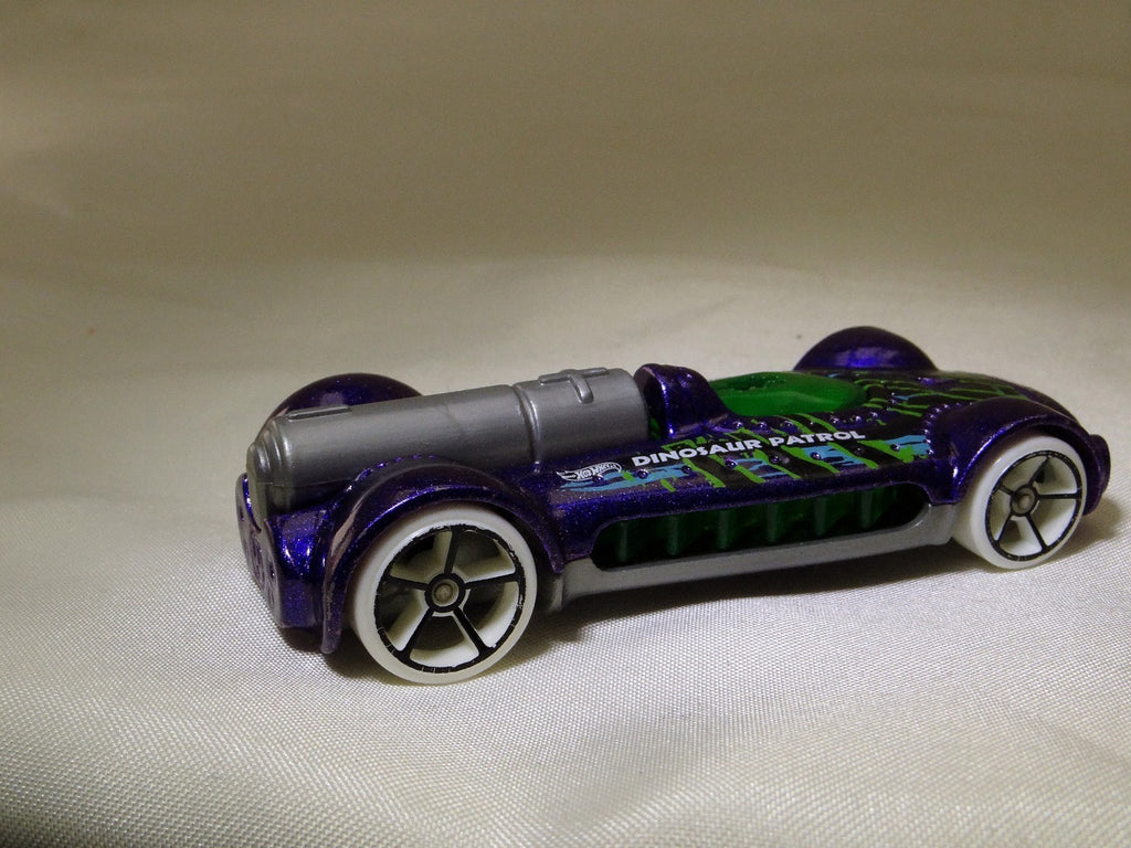 Hot Wheels Retro Active 2010 Mattel Dinosaur Patrol