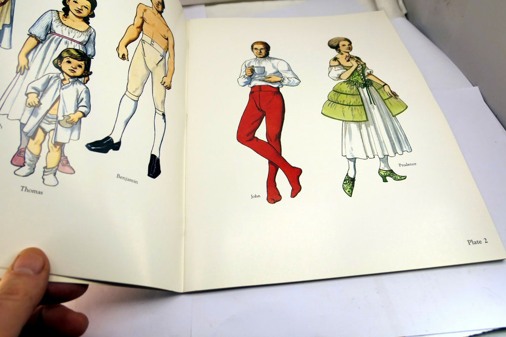 Dover Paper Dolls: American Family of the Colonial Era Paper Dolls Tom Tierney