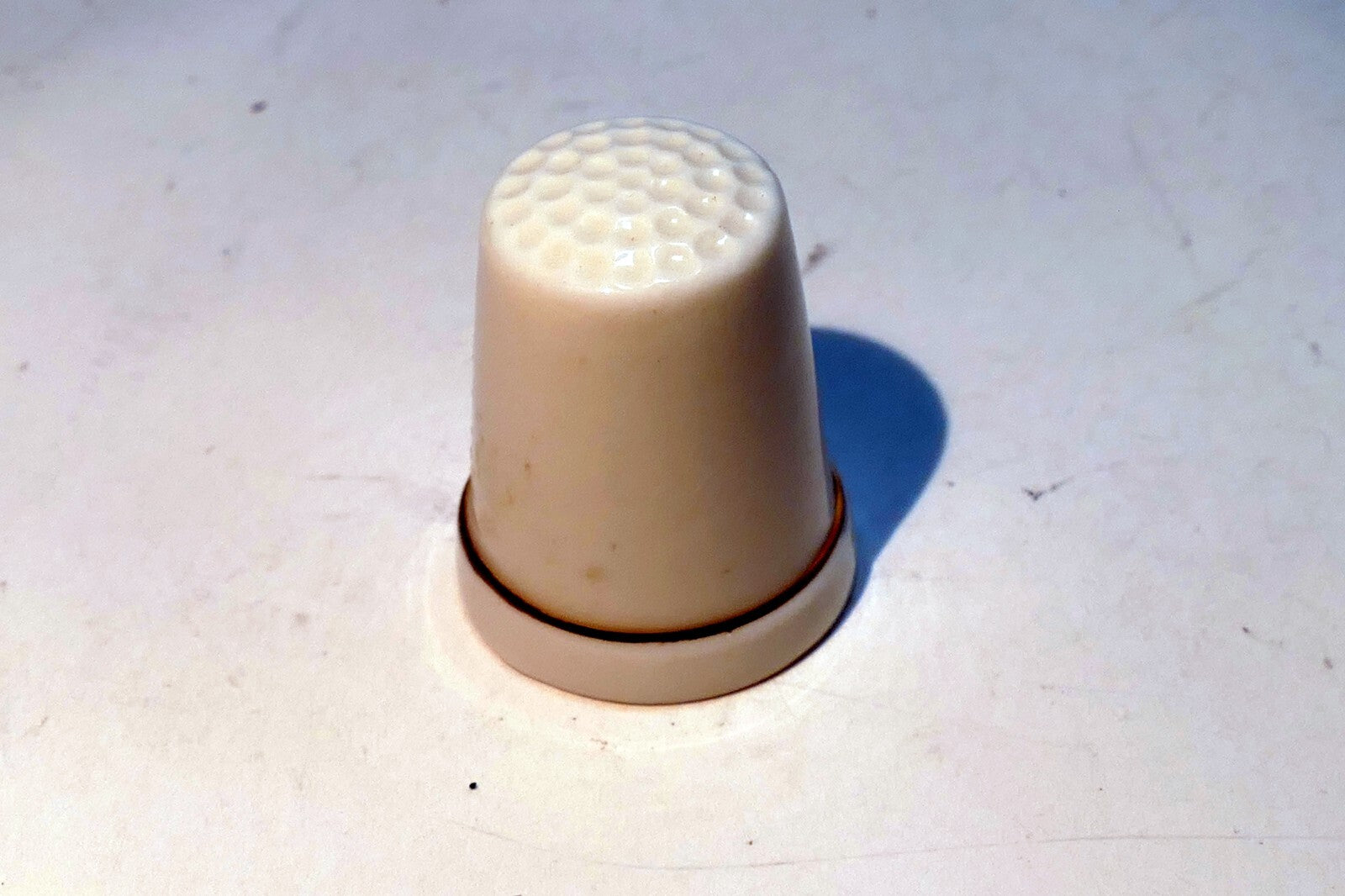 Porcelain Thimble Souvenir Belgium Belgie  Belgique