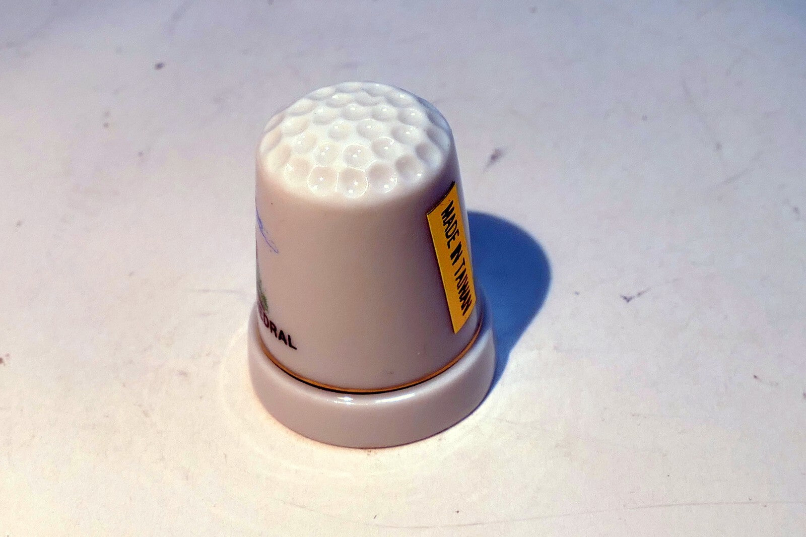 Porcelain Thimble Souvenir Washington National Cathedral USA