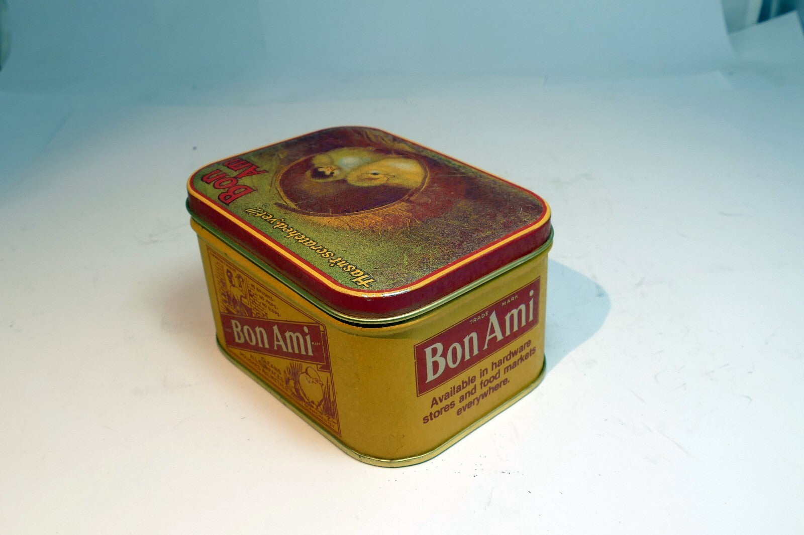 BON AMI SOAP Tin Bristol Ware 1983 Baby Chickens metal empty container 4"