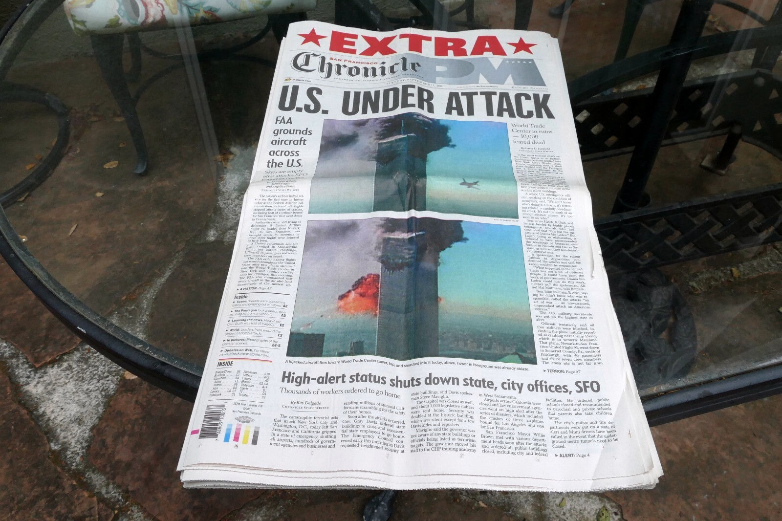 09 - 11 - 2001 San Francisco Chronicle EXTRA US Under Attack world Trade Center
