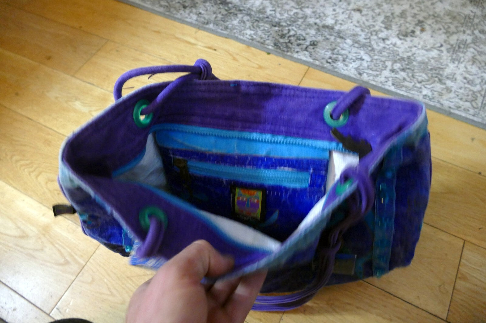 Laurel Burch Shoulder ZIPPER Top Feline Cat Friend metallic Blue Purple Handbag