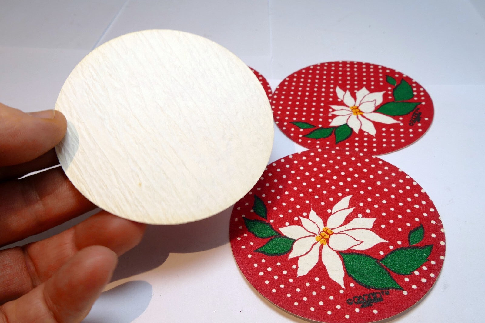 Vintage Christmas Coaster Set of 4 in  floral design red green white