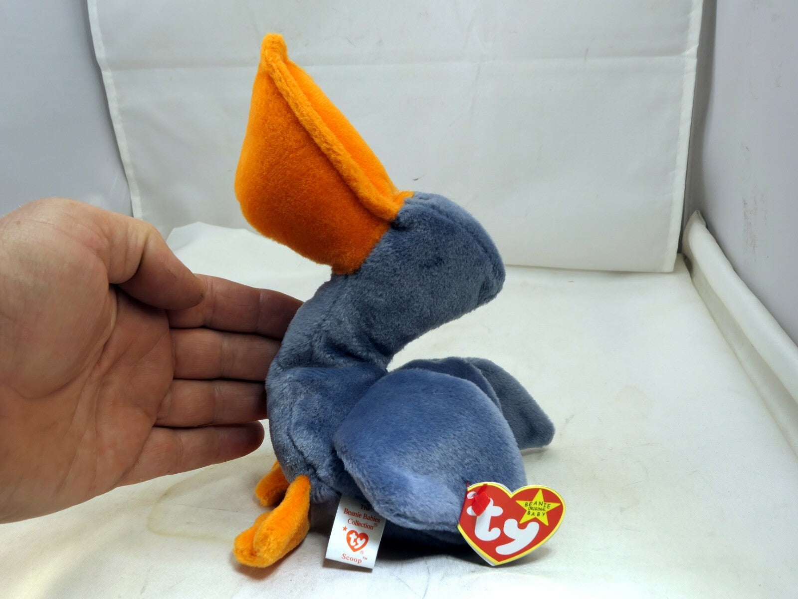 TY Beanie Baby scoop Rare/Retired 1996 plush toy collection bird gray pelican