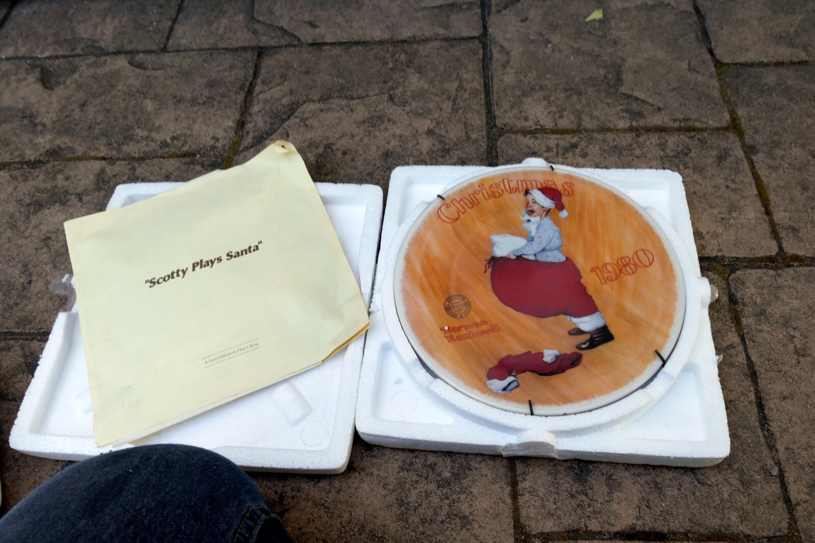 NORMAN ROCKWELL Scotty Plays Santa Plate 1980 Christmas Knowles COA