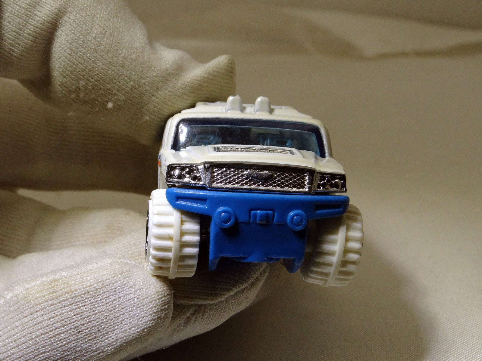 Hot Wheels 2003 Mattel 1186  Diecast Hummer Truck