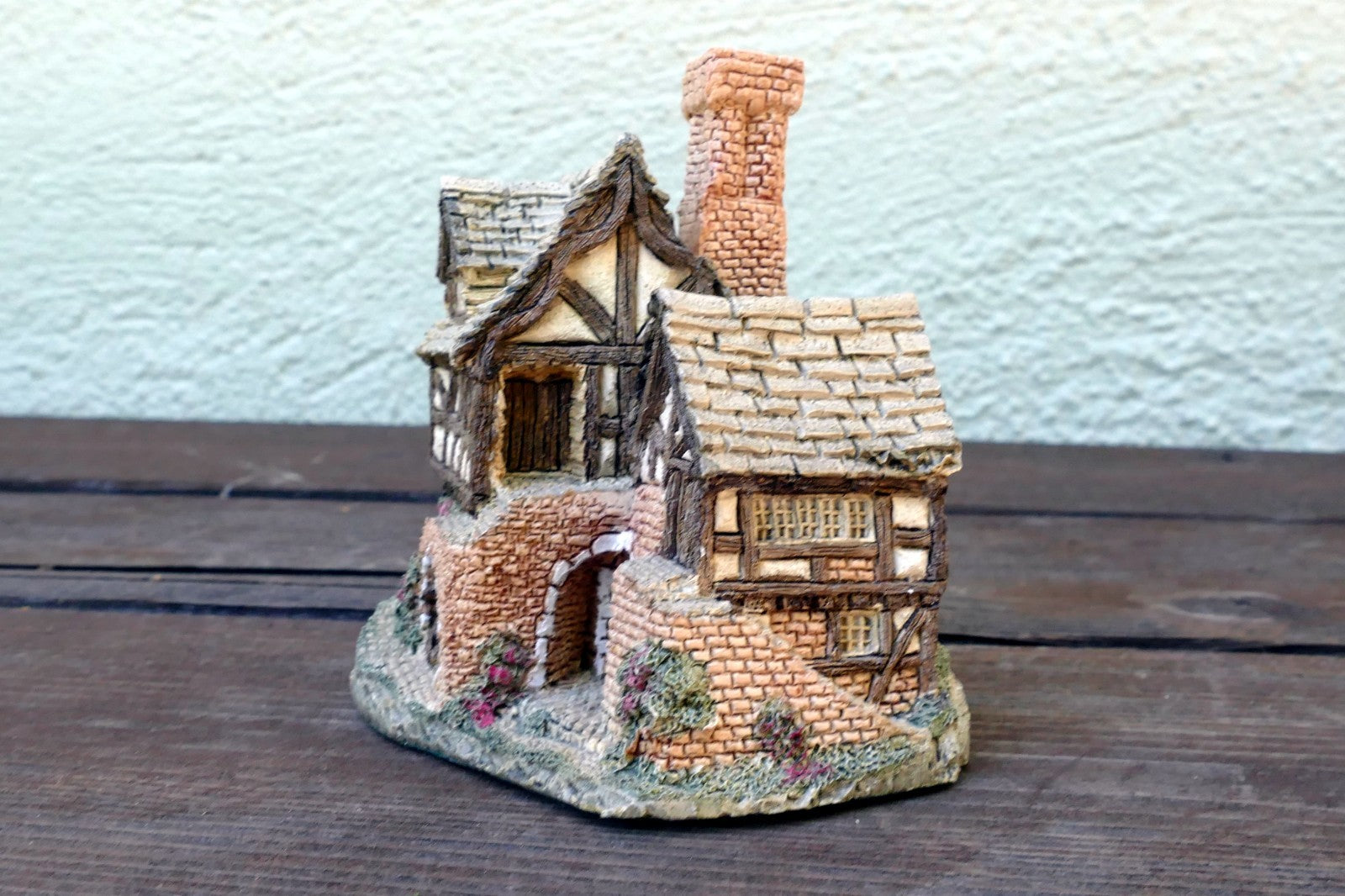 David Winter Cottages The Bakehouse Handcrafted Figurine 1983 UK Great Britain