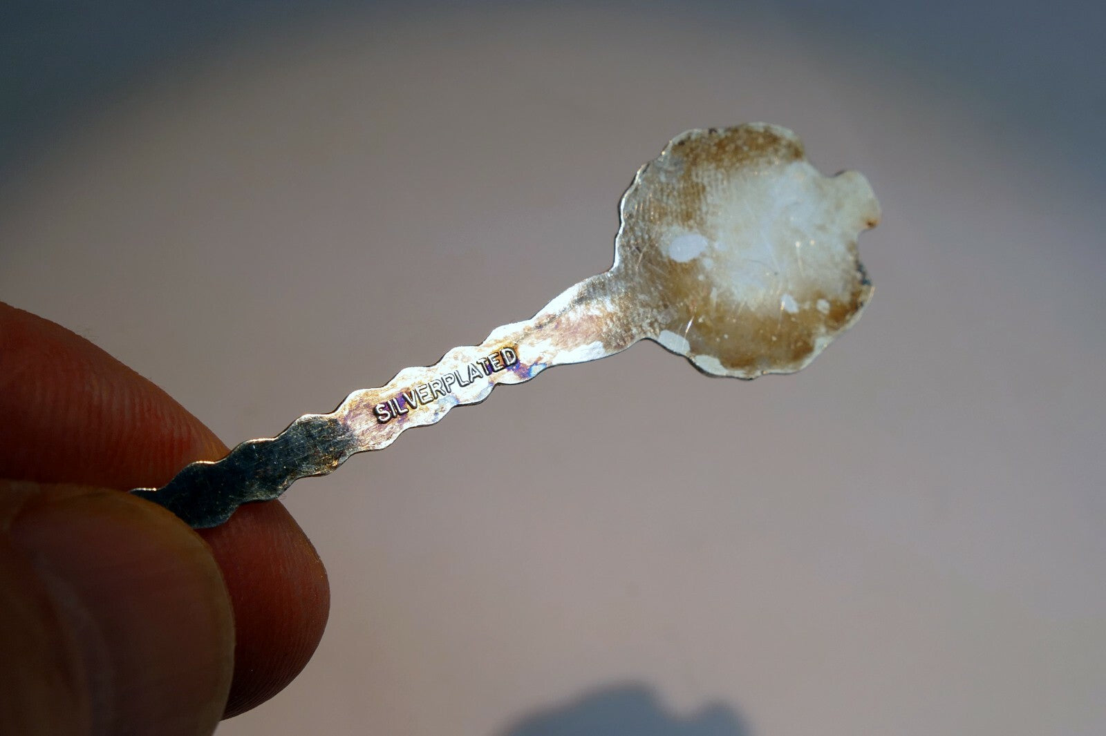 SOUVENIR TEA SPOON Ireland  vintage 4.5' long ornate Clover Silver plated