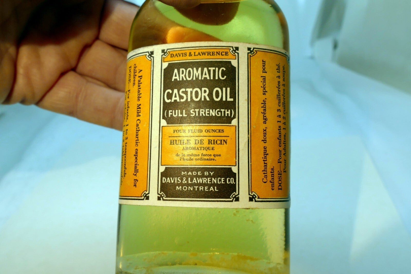 ANTIQUE BOTTLE Aromatic Castor Oil by Davis & Lawrence Montreal 4oz