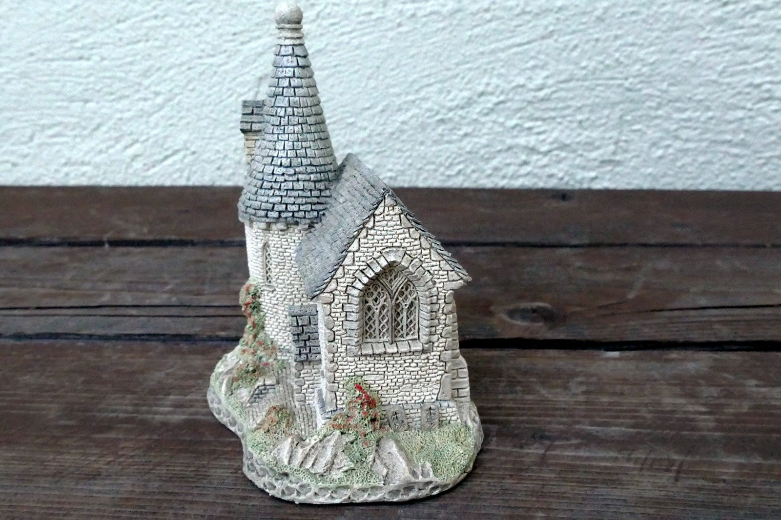 David Winter THE CHAPEL Retired  1984 Great Britain Vintage