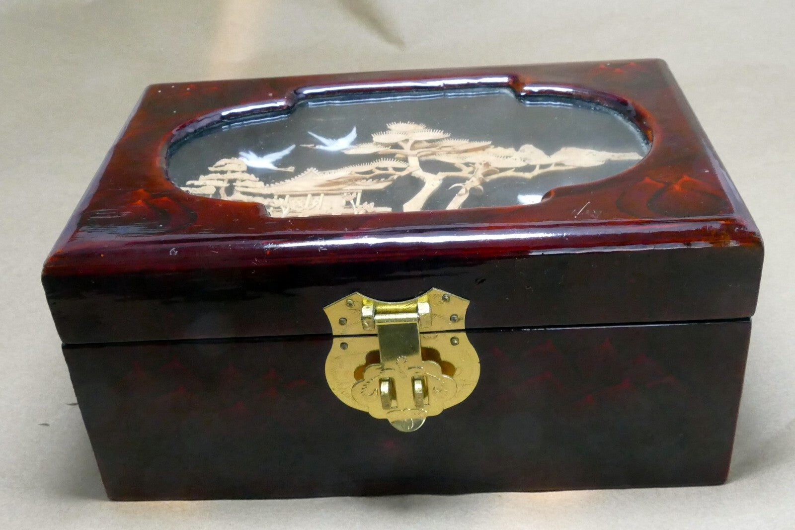 Stork Cork Diorama GLASS Lacquer JEWELRY Hinged Box red Pagoda wedding cranes