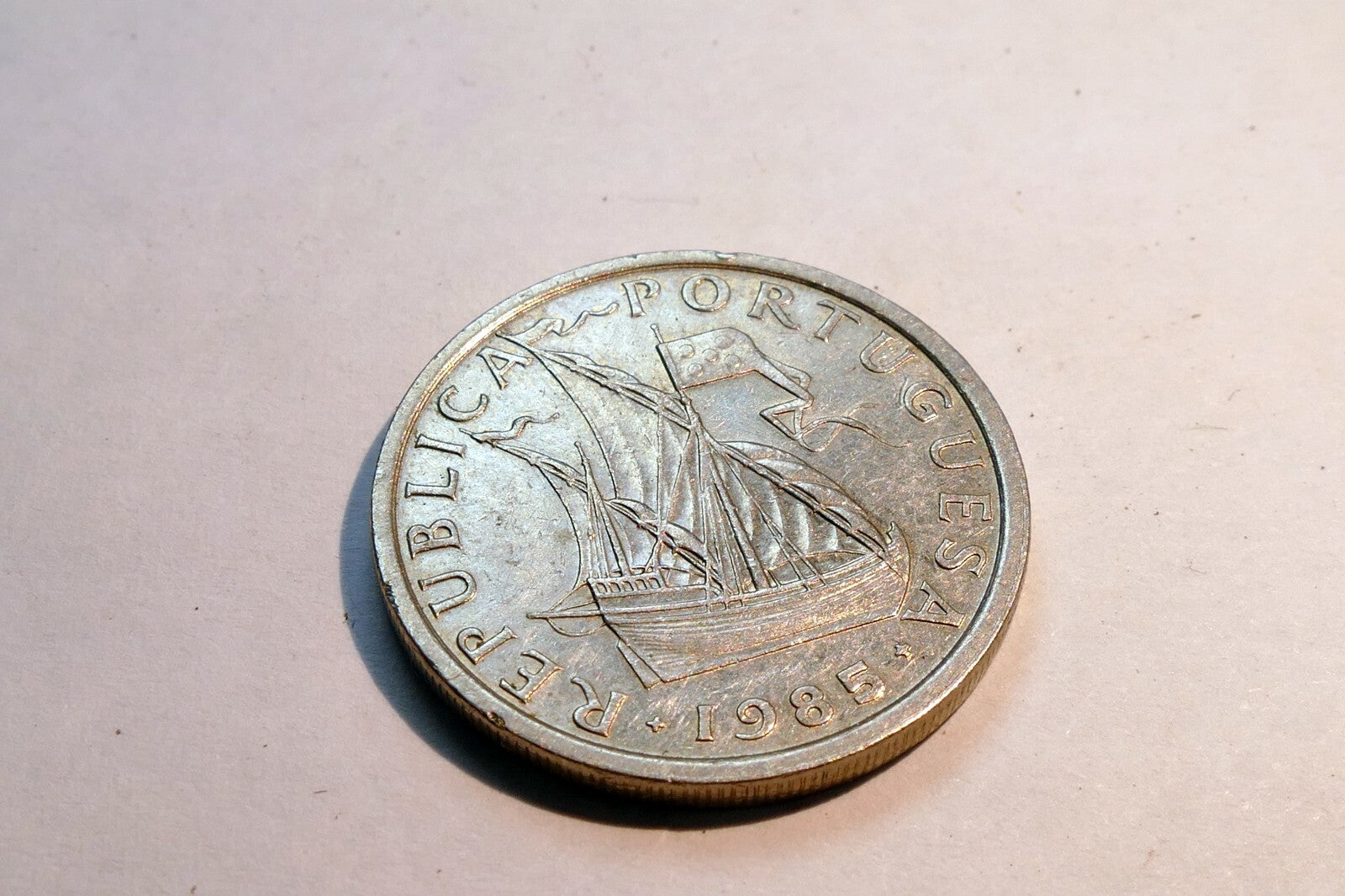 Republica Portuguesa $5  Portugal 5 Escudos - 5$00 Coin 1985