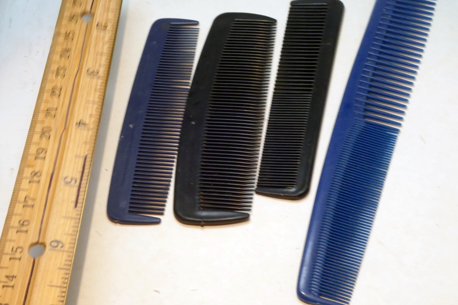 4 Pcs Black Plastic Barbershop Styling Comb Set for hair clippers