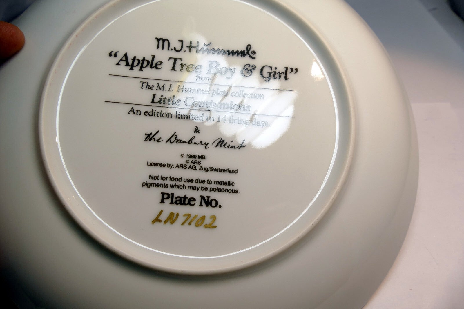 M. I. Hummel Plate Collection Apple Tree Boy and Girl 8" Little Companions 1989