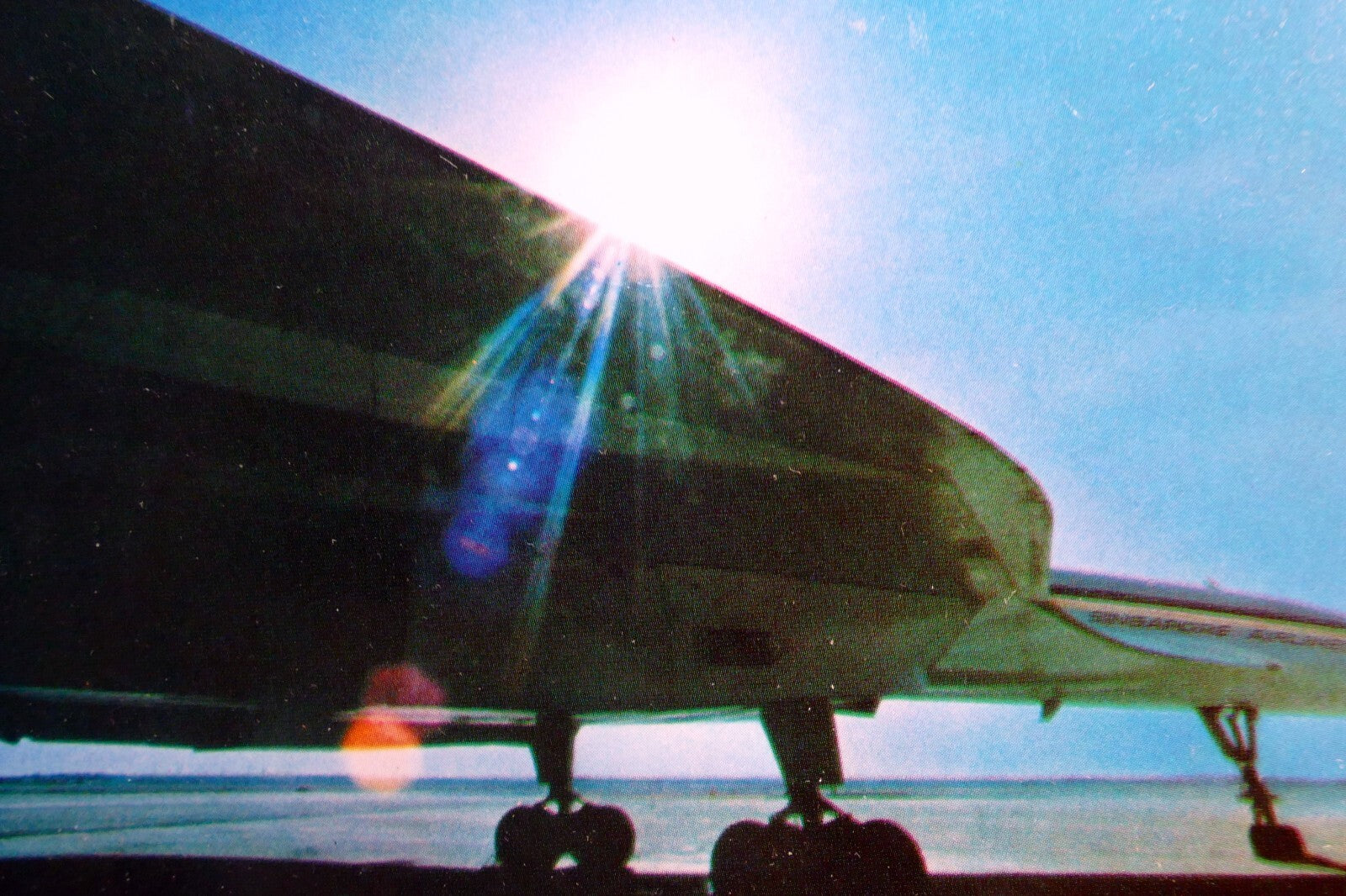 747 b boeing singapore airlines airplane blue sky postcard unposted