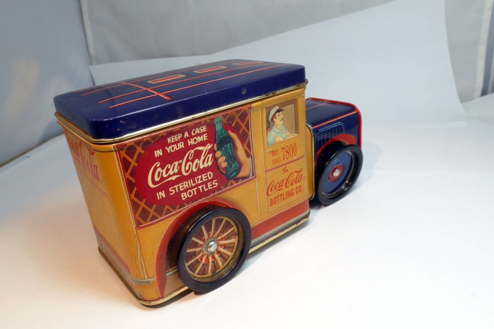 Coca-Cola Bottling Company Vintage Delivery Truck Tin container with wheels lid