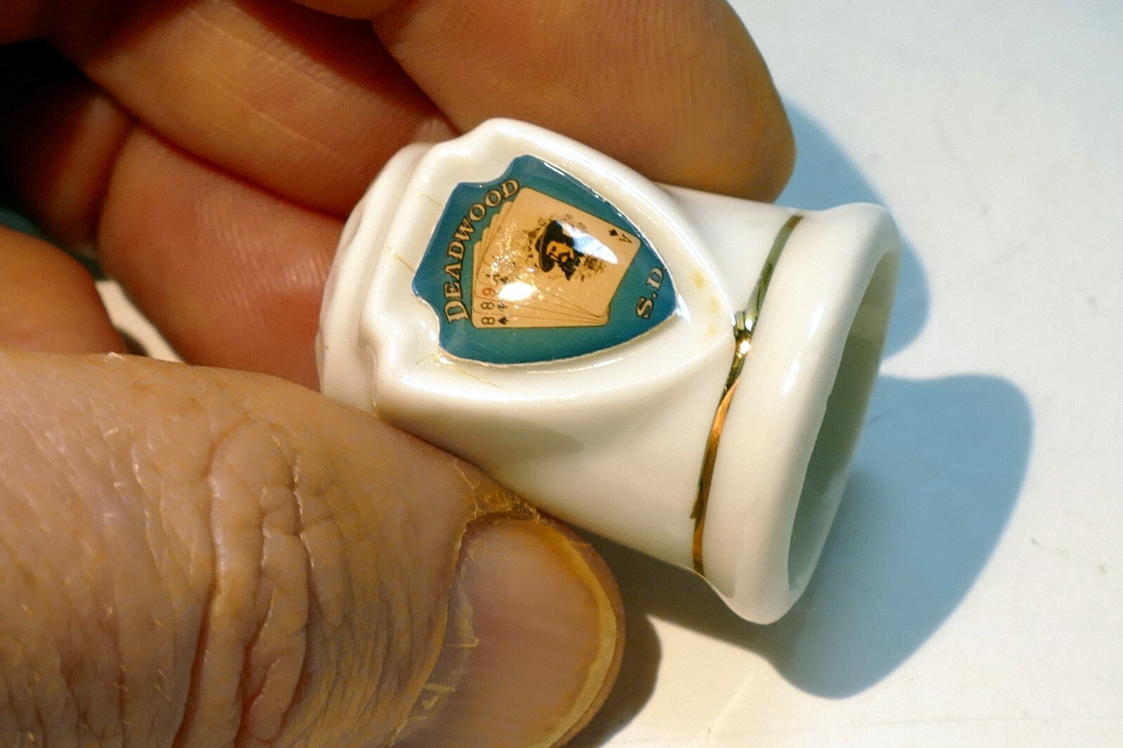 Porcelain Thimble Souvenir Deadwood  S.D. South Dakota US