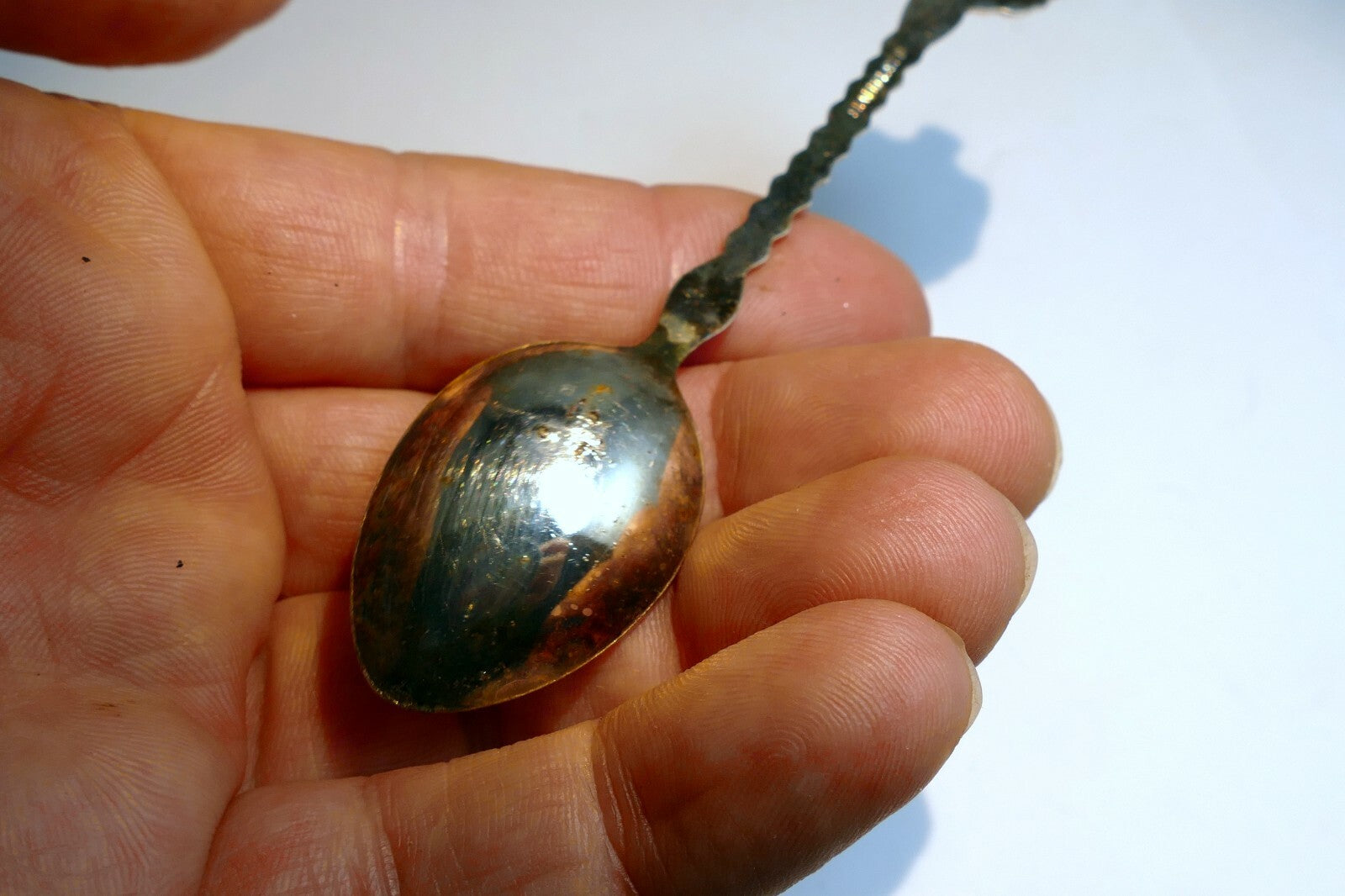 SOUVENIR TEA SPOON Ireland  vintage 4.5' long ornate Clover Silver plated