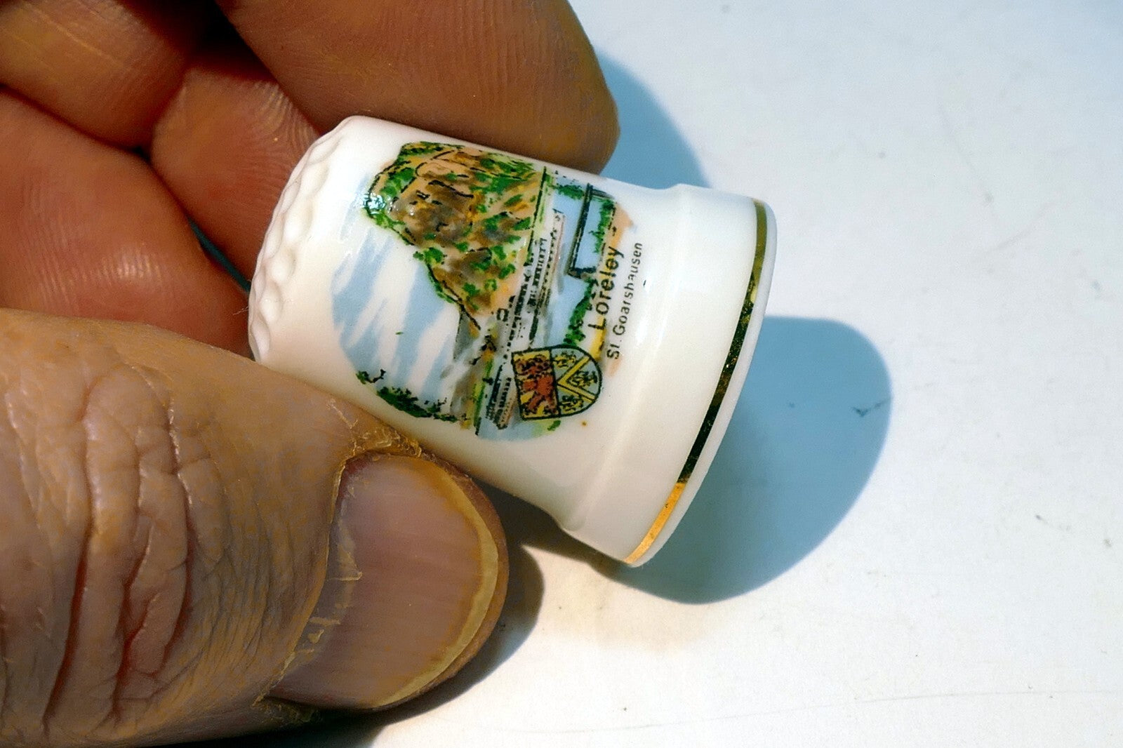 Porcelain Thimble Souvenir Reutter Porzellah Germany Loreley river mountain