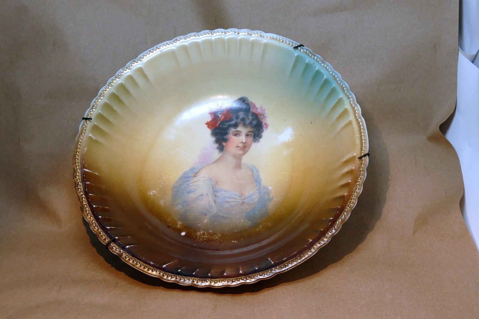 Victoria AUSTRIA HAND PAINTED, SIGNED PORTRET PLATE 9 1/2" Antique