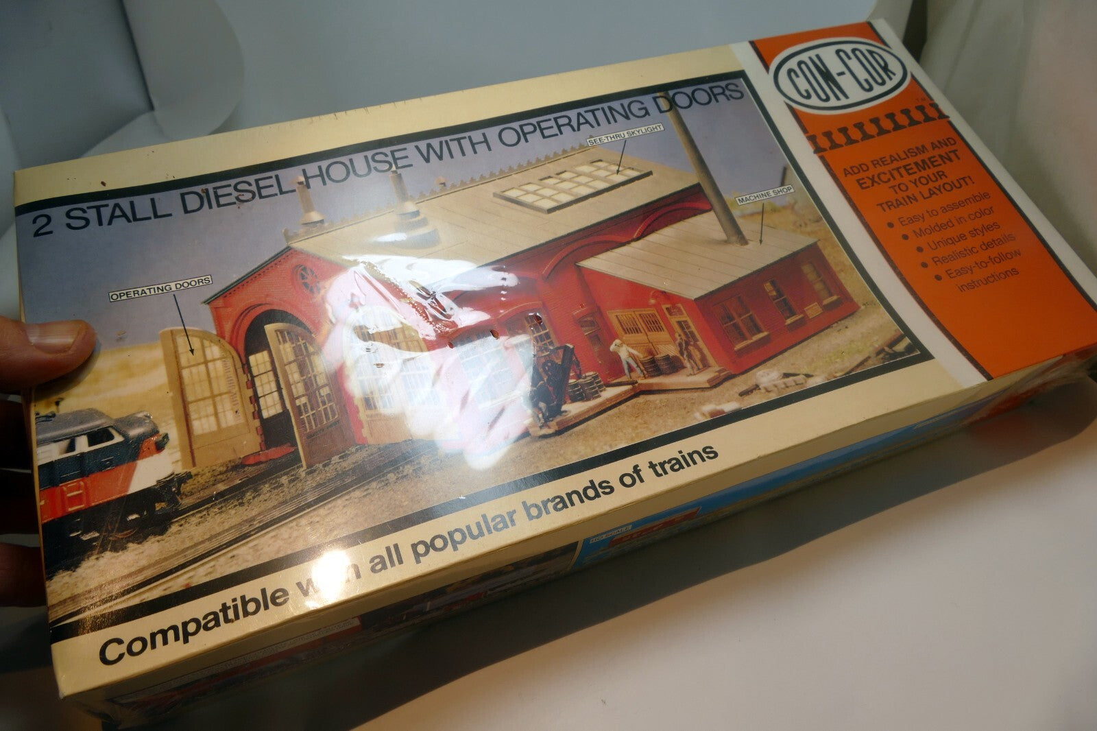VINTAGE HO SCALE 2 STALL DIESEL HOUSE,  CON-COR KIT #9028 FACTORY SEALED