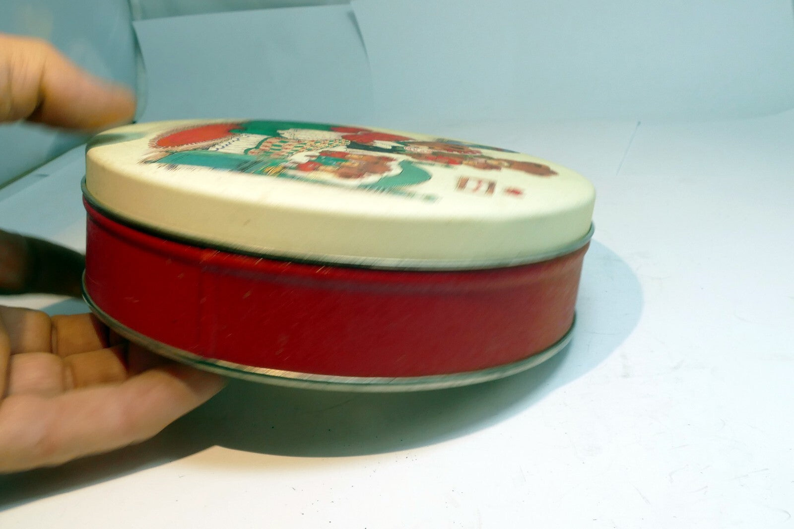 Peanut Butter Bears Round Tin empty container Christmas Eve Family sleep vintage