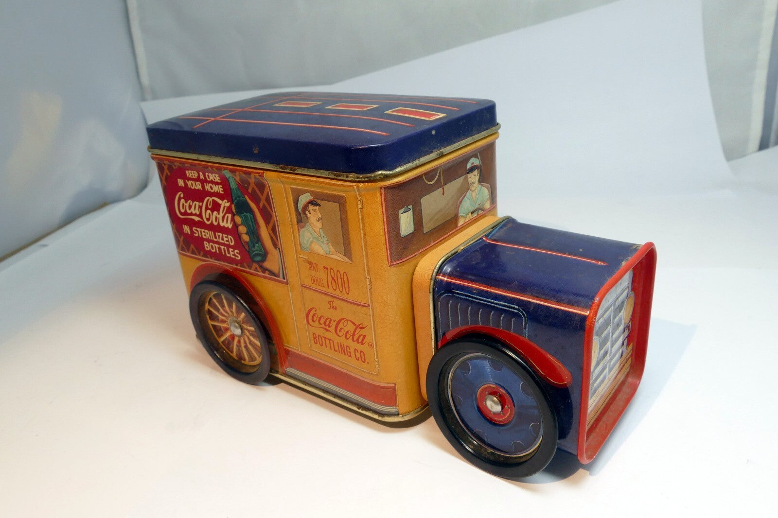 Coca-Cola Bottling Company Vintage Delivery Truck Tin container with wheels lid