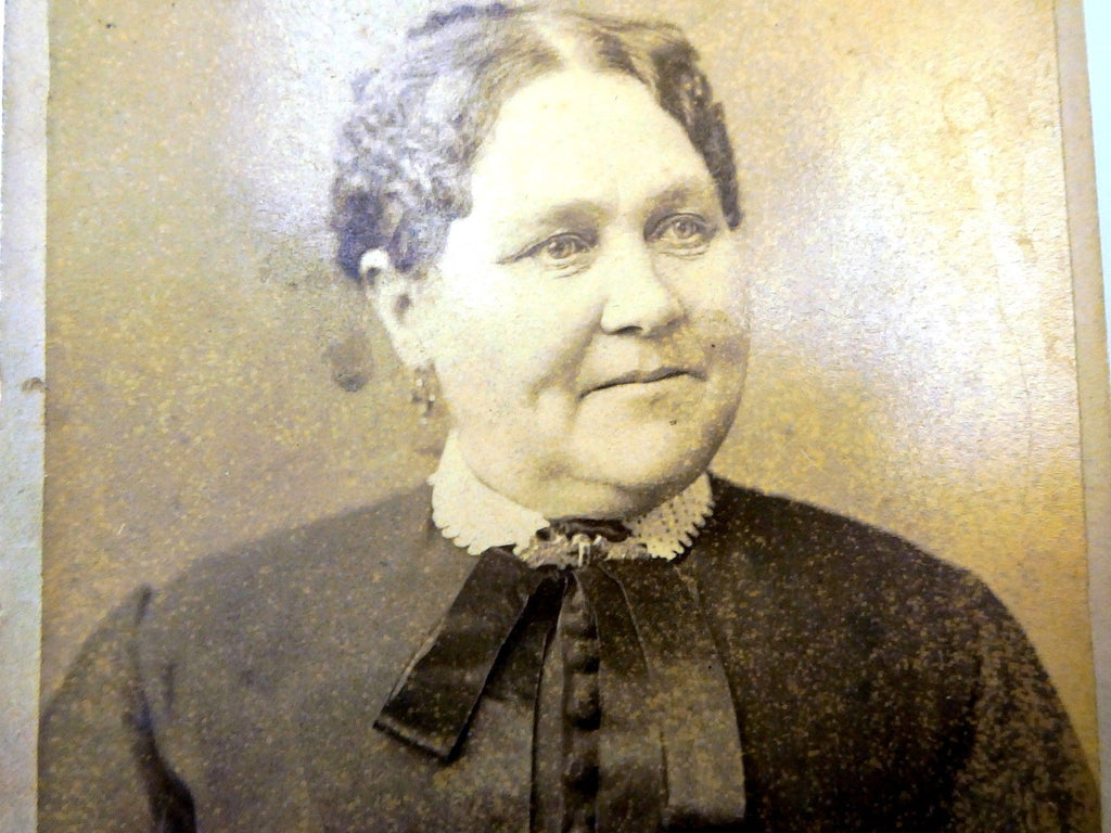 Picture of lady antique photograph 6x4" silver gel print walter's studio 1900