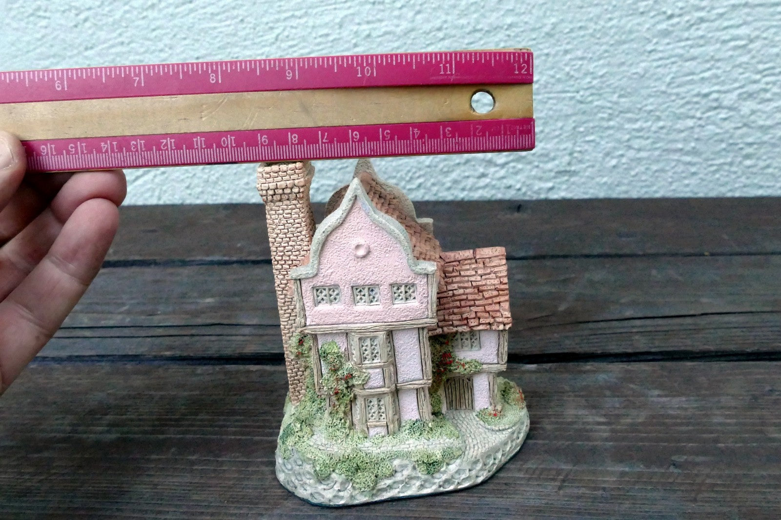 David Winter  SUFFOLK HOUSE Hand Painted Made in England