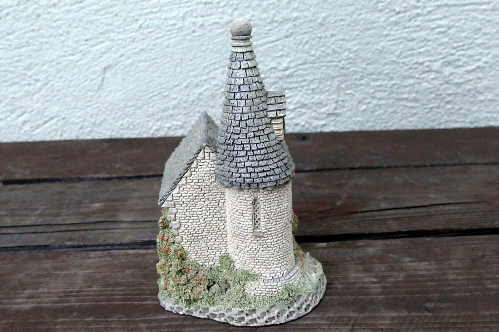 David Winter THE CHAPEL Retired  1984 Great Britain Vintage