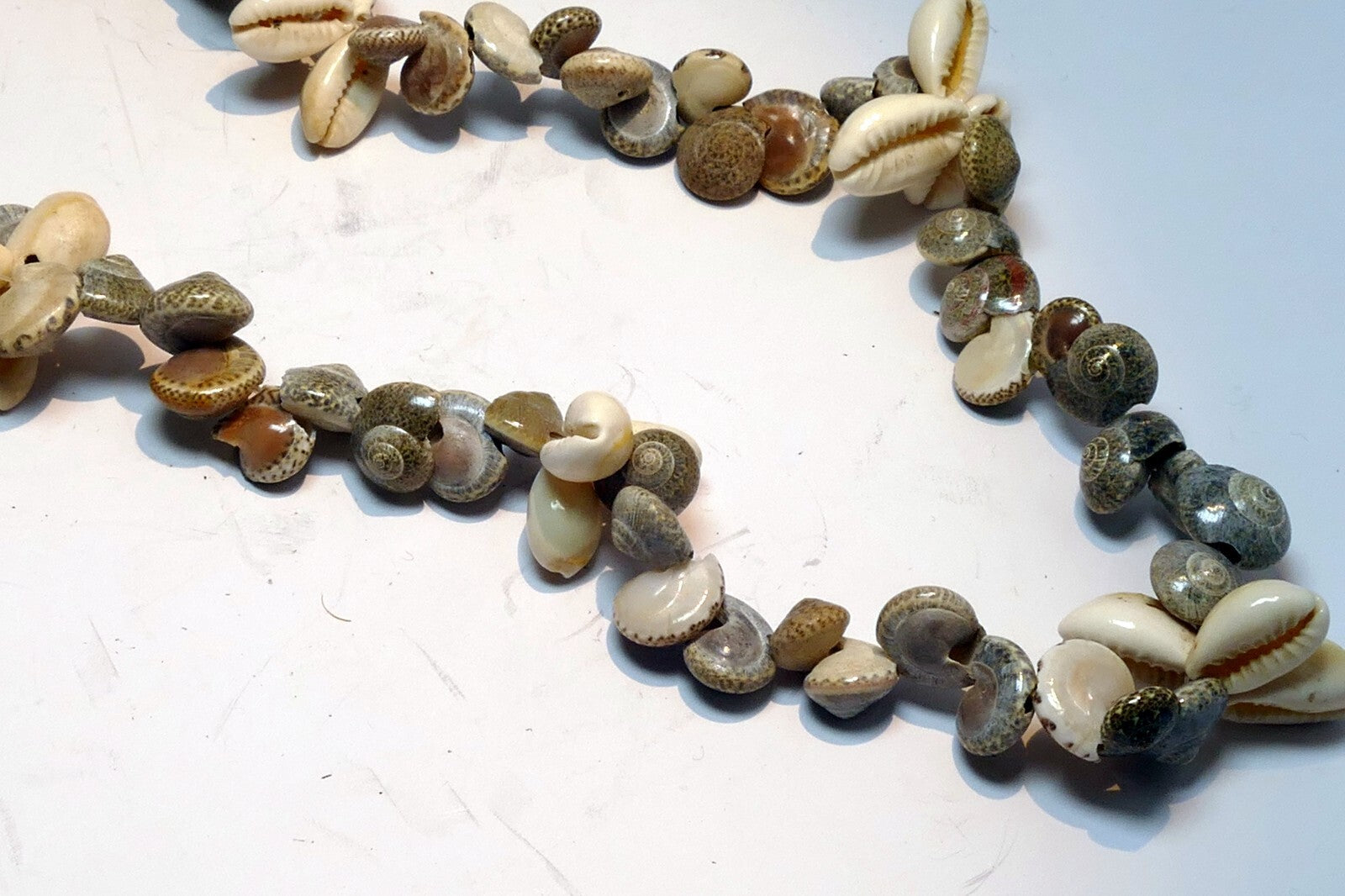 Vintage Cowrie Shell 17" Necklace Hawaiian Lei Jewelry Boho Surfer gray white