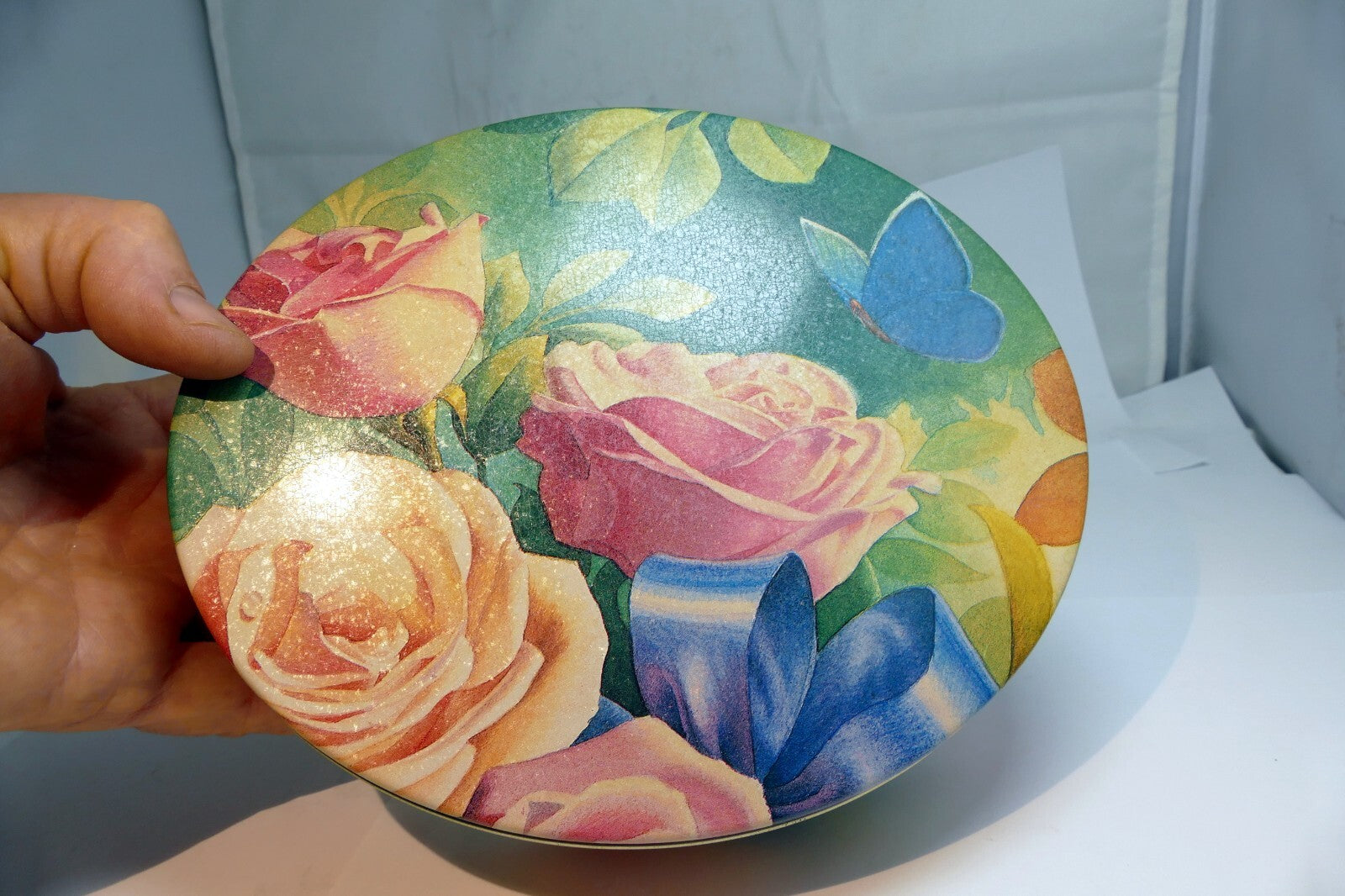 Metal Empty Tin/Container Oval 6X7" roses floral design cookie biscuit