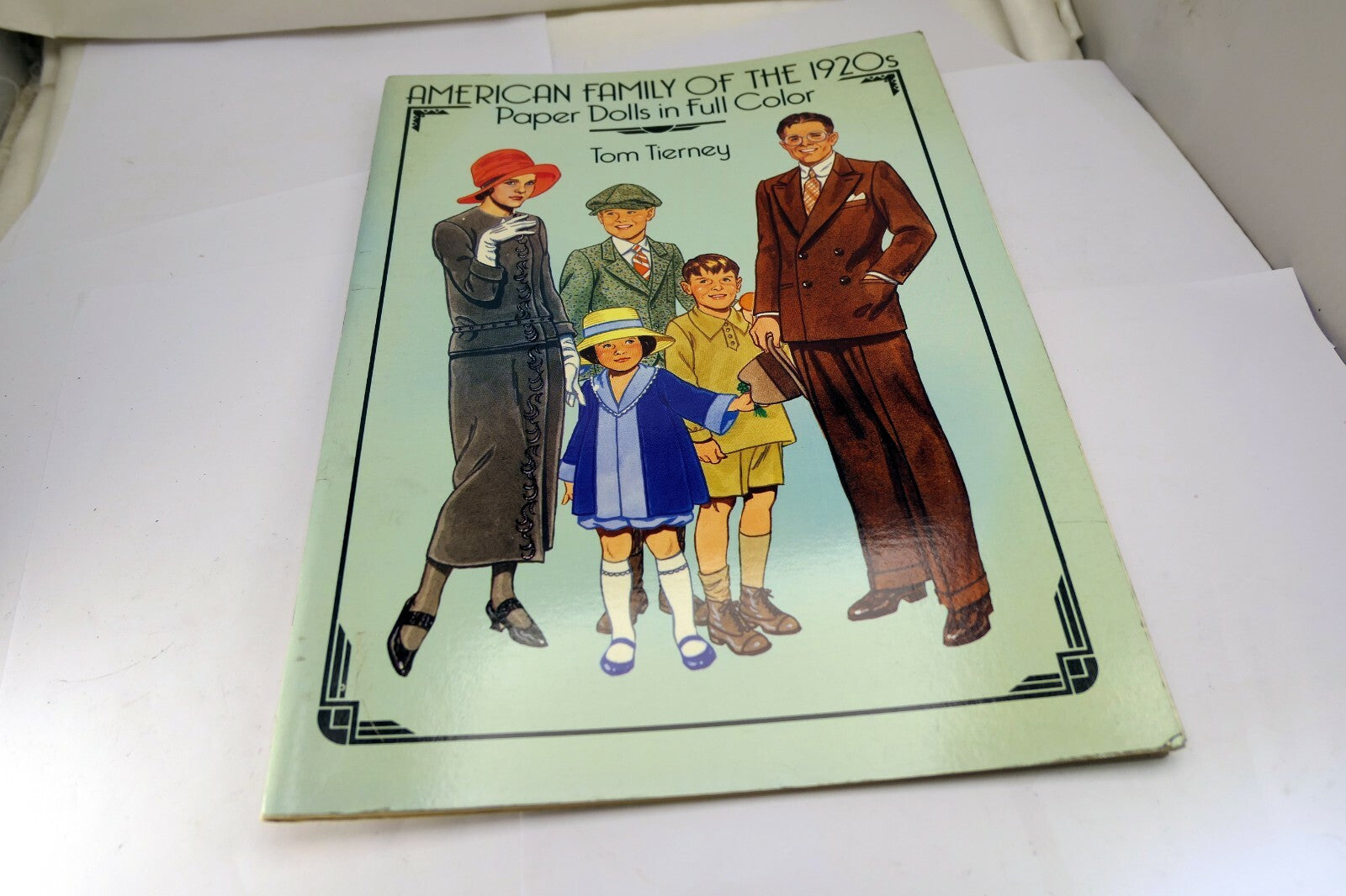 American Family of the 1920s Paper Dolls in Full Color by Tom Tierney (1989, Pap