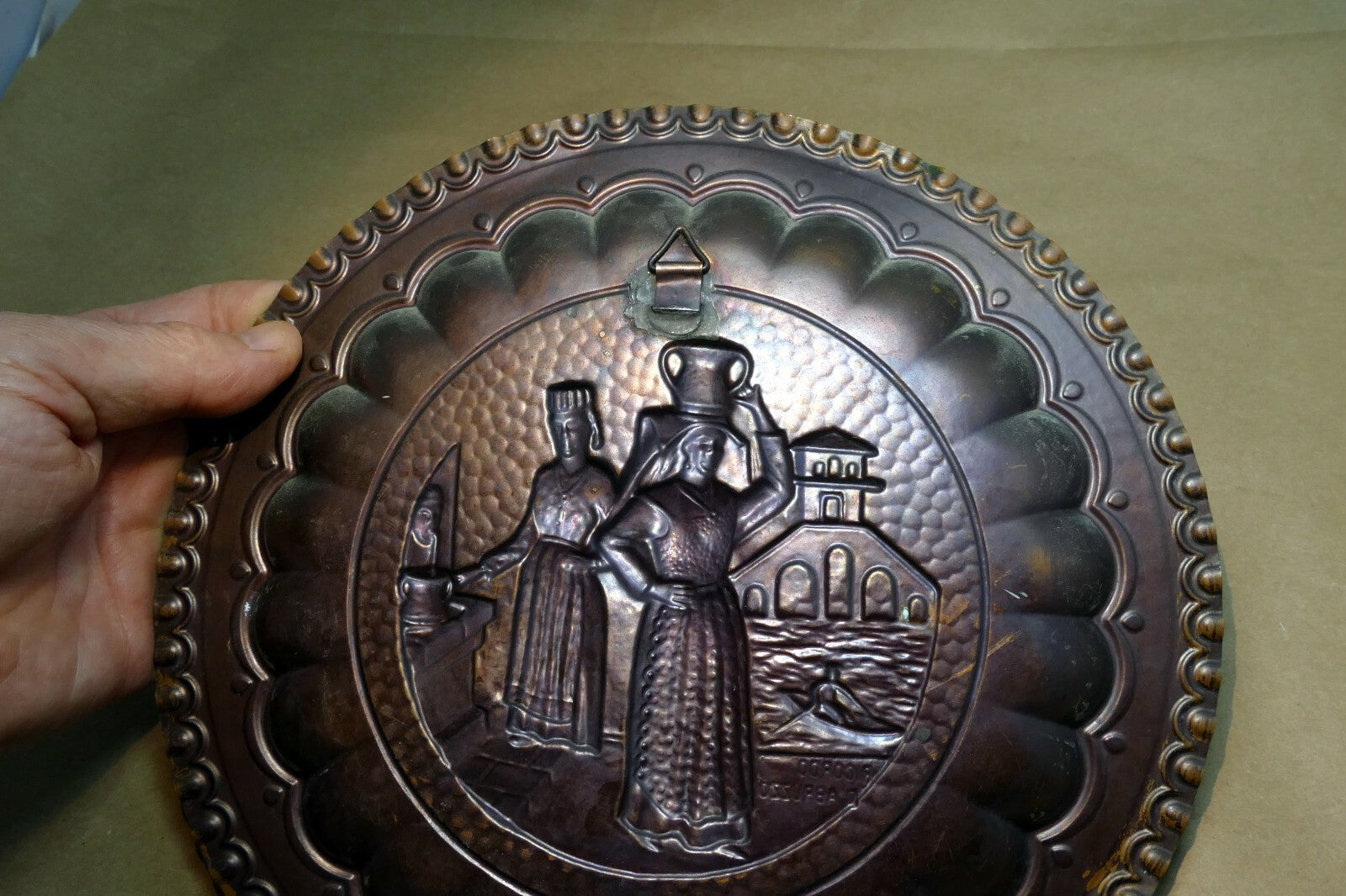 Ricordo D’Abruzzo 3D Copper 10" Plate hanging Wall Art decor Italy lady