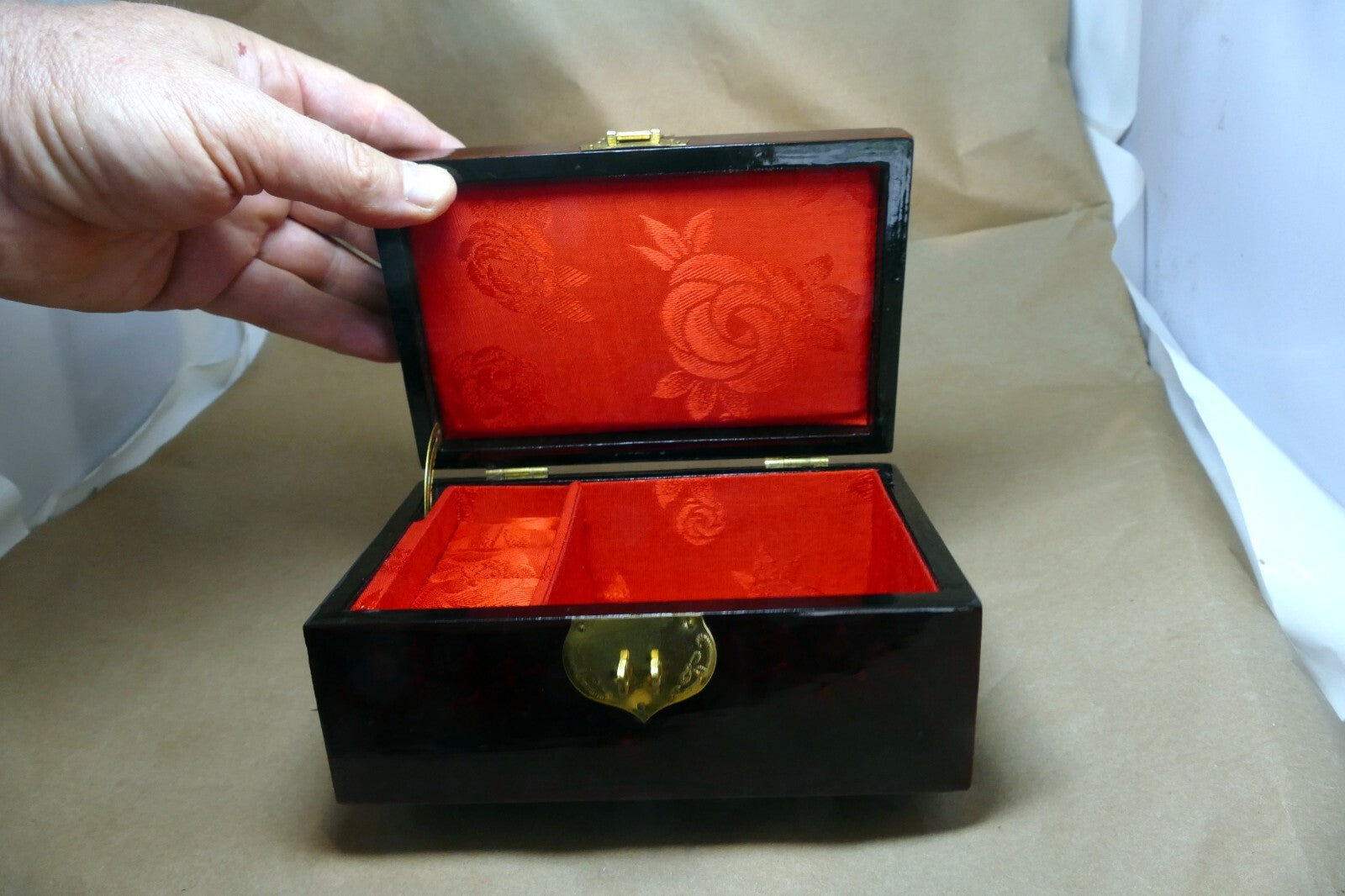 Stork Cork Diorama GLASS Lacquer JEWELRY Hinged Box red Pagoda wedding cranes