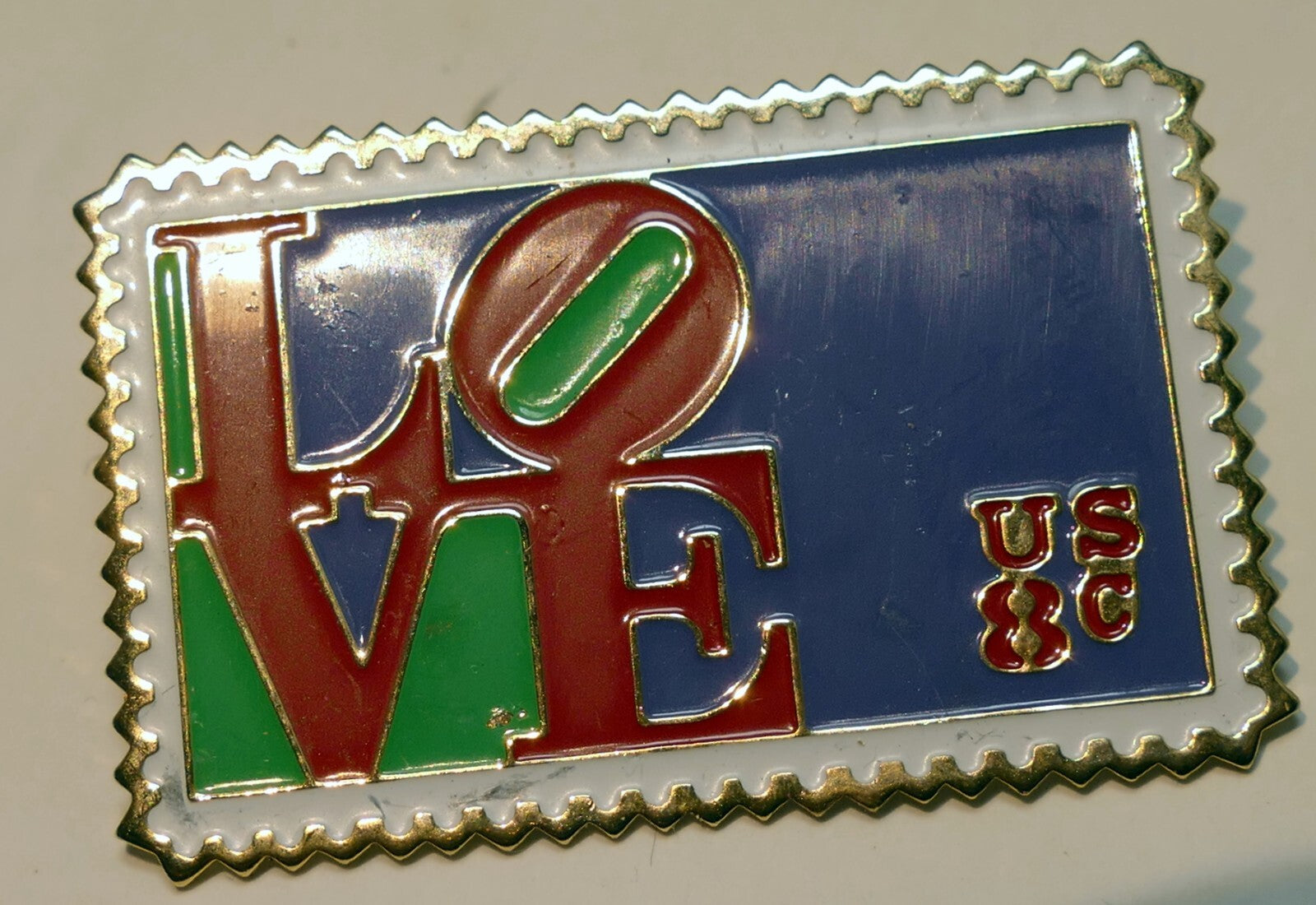 Usps love series (love birds) 8c us stamp collectible enamel pin   mint
