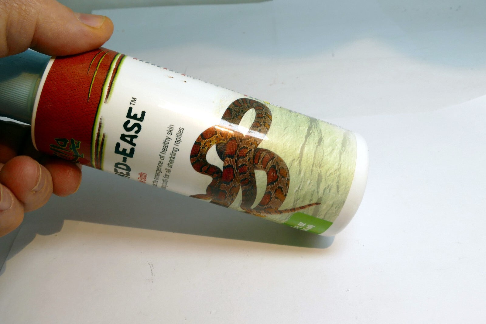 Zilla shed ease reptile bath 8 fl oz open bottle